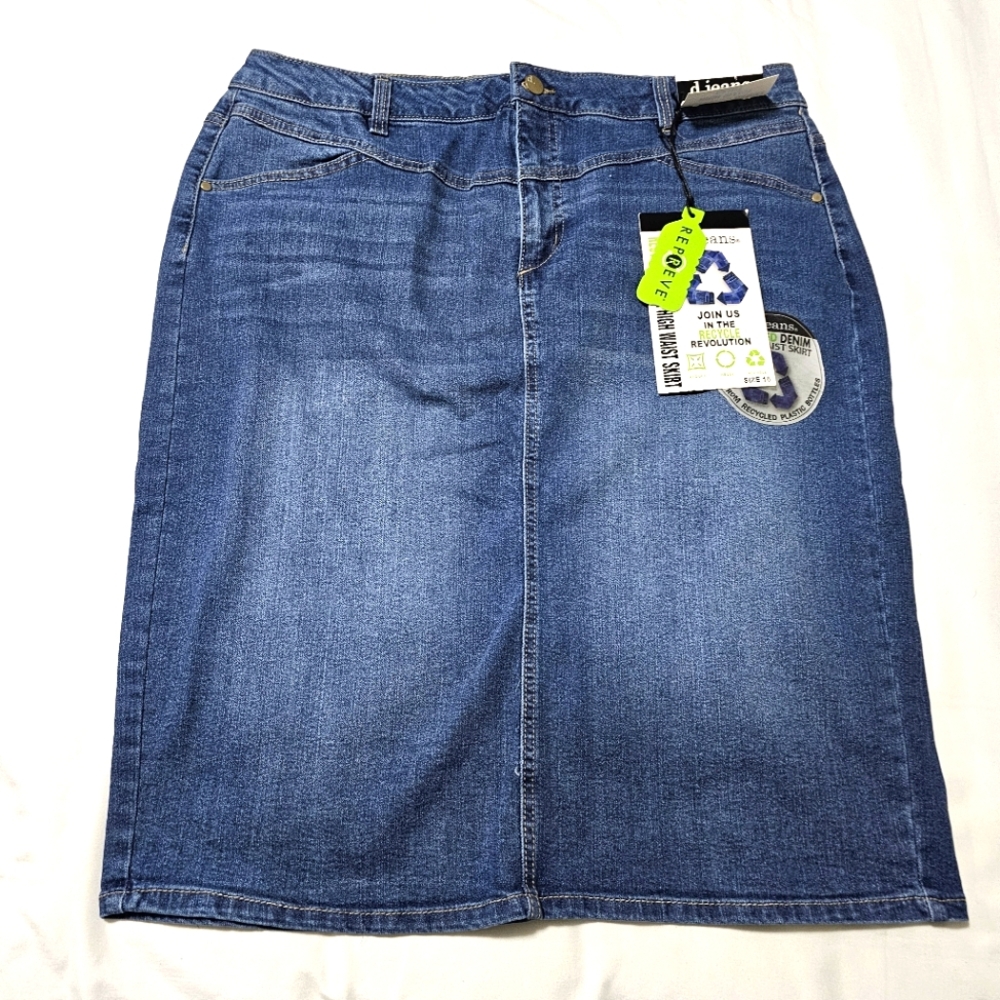 Size 16 denim skirt. NWT classic blue denim